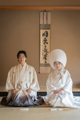 白無垢に洋髪・綿帽子で和装庭園フォト