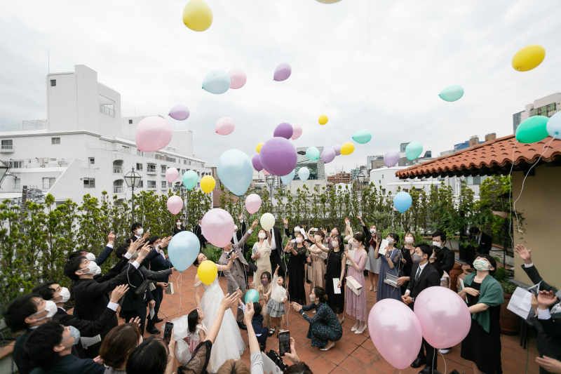 屋上でバルーンリリースを！