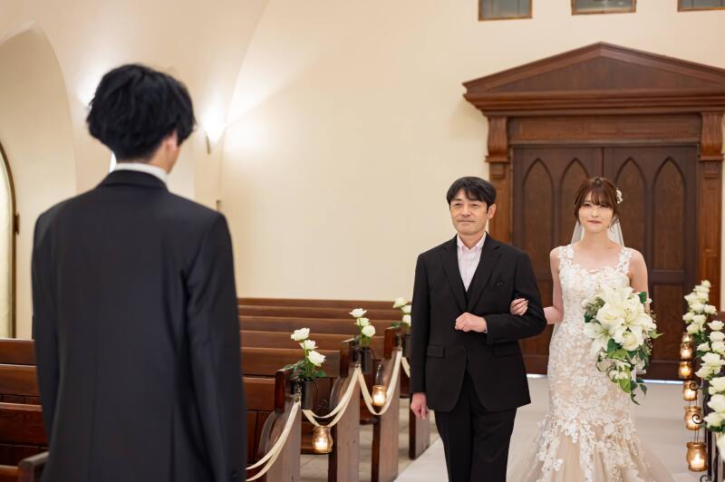 挙式入場のシーンも