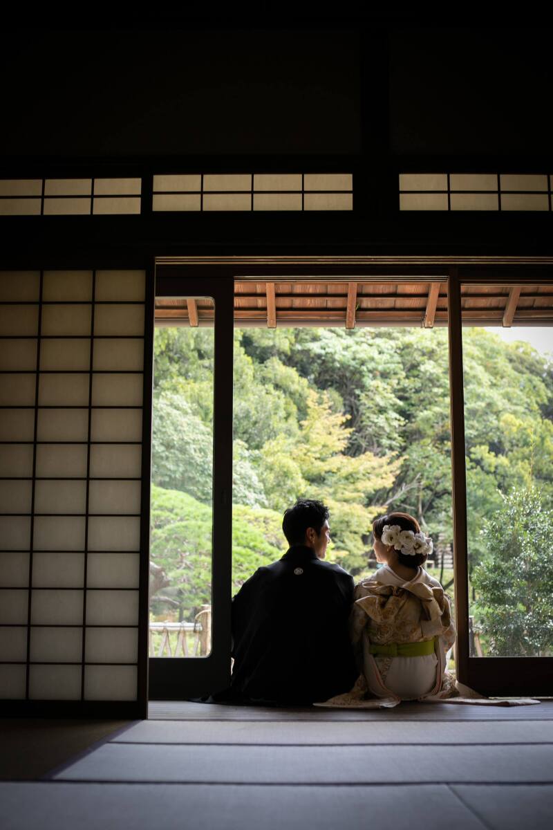 髪飾りは生花で