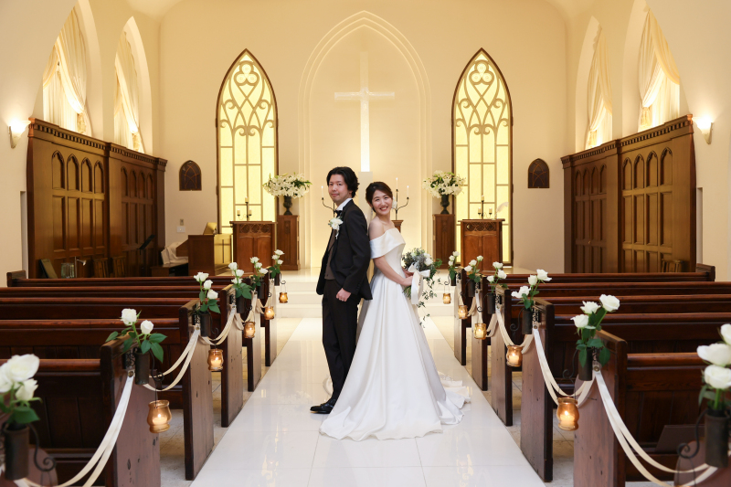 礼拝堂内でおふたりの写真も