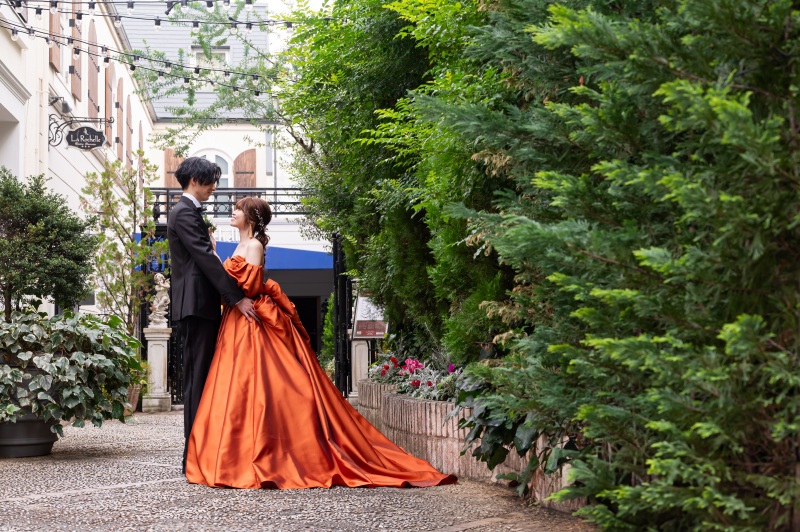 フォトウエディングでカラードレスも選べる！