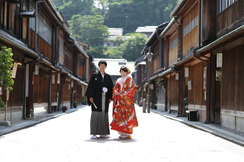 東茶屋街メイン通りで
