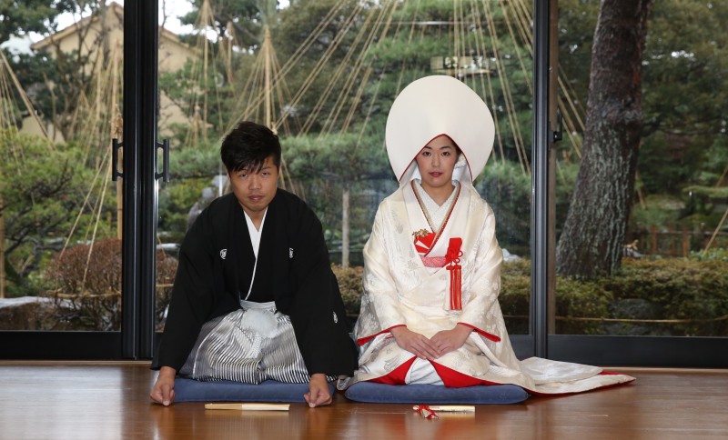 座りポーズは人気