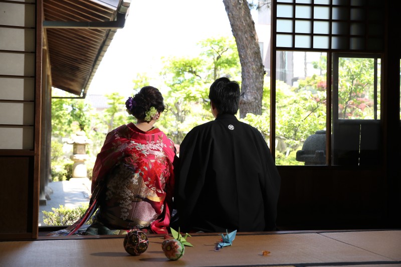 新郎様は恥ずかしがり屋さん