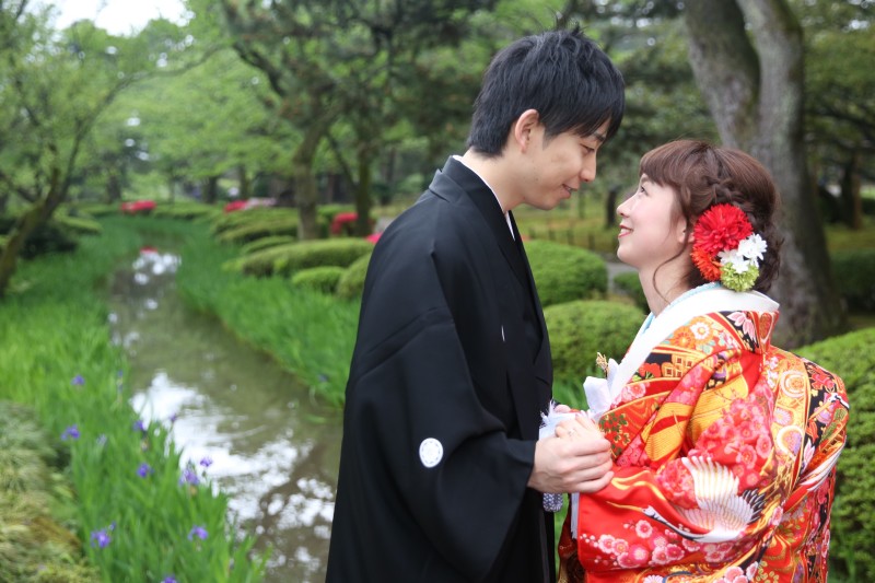 曲水のアヤメも咲き始めました