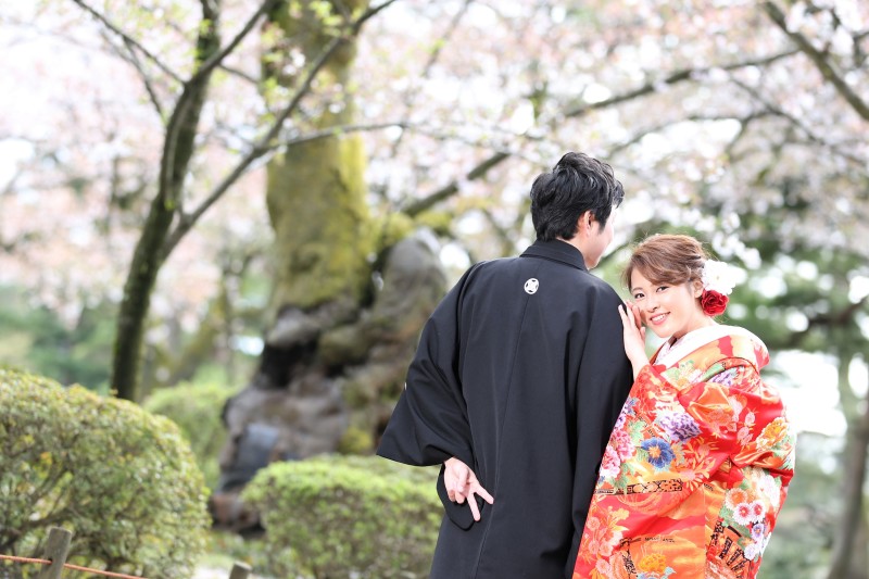 新郎様がピース