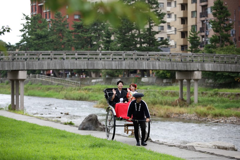 雨が降ってきた
