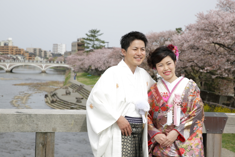 梅の橋の上から