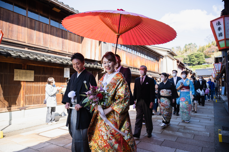 ひがし茶屋街で花嫁行列