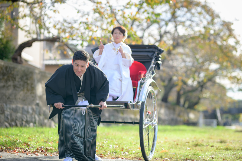 新郎が車夫に!