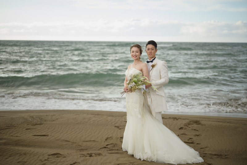 ドレスは体にピッタリなサイズで。