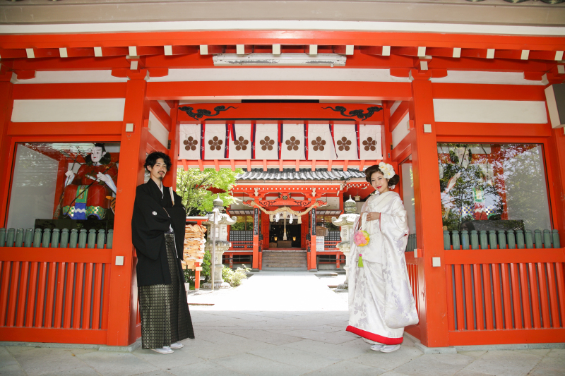天徳院以外に金澤神社の境内や国際ホテル神殿も撮影可