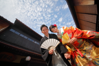 とても綺麗な青空も入れて♪ひがし茶屋街でのロケ撮影です。