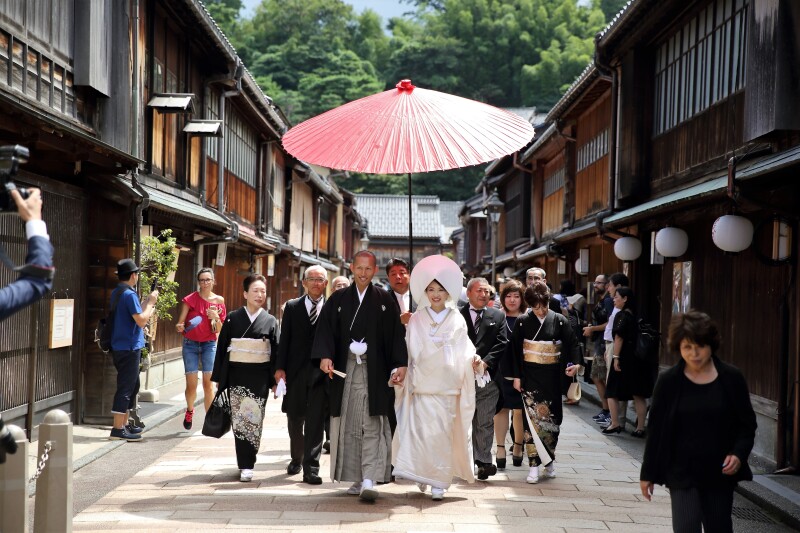 【神社婚プラン】金澤神社婚!白無垢撮影!希望の神社で結婚式を行うプラン。式スナップ撮影+集合写真撮影 親族友人の参列も自由。