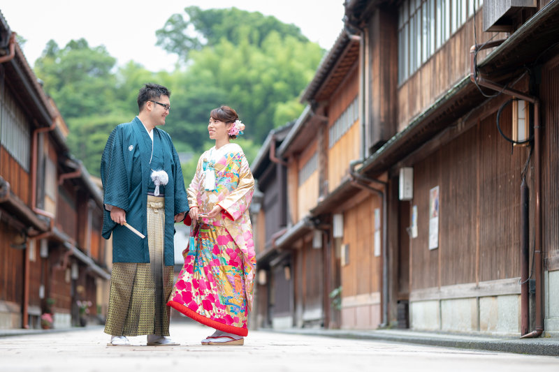【桜限定ロケーションプラン】ひがし茶屋街と浅野川桜並木を廻るこの時期限定プランで人力車移動もセットされています