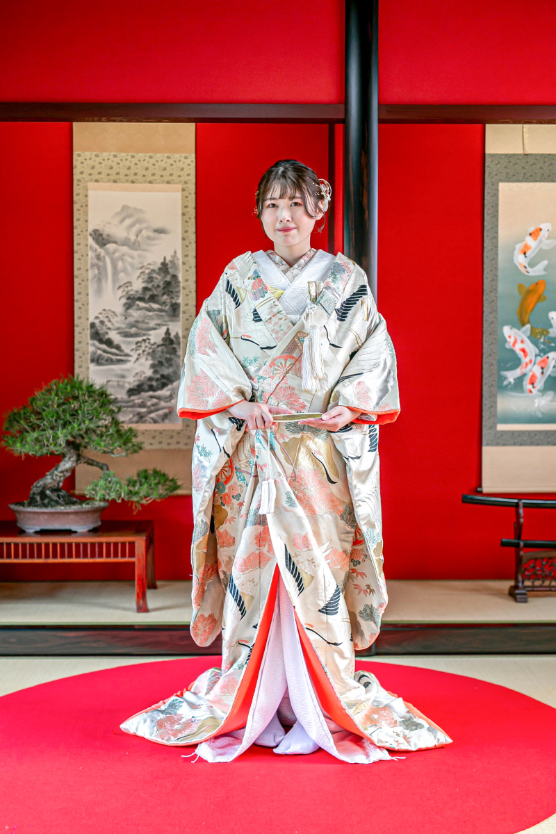 29 白地にピンク鶴飛翔