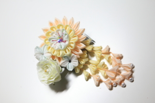 和装　髪飾り　つまみ細工２