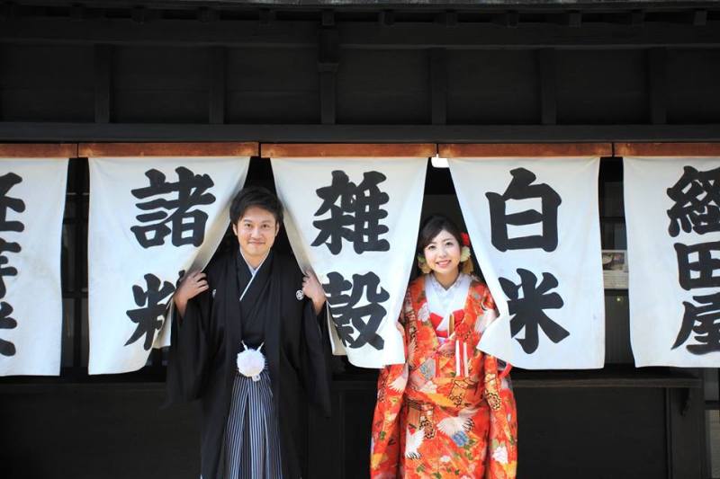 暖簾からこんにちは！