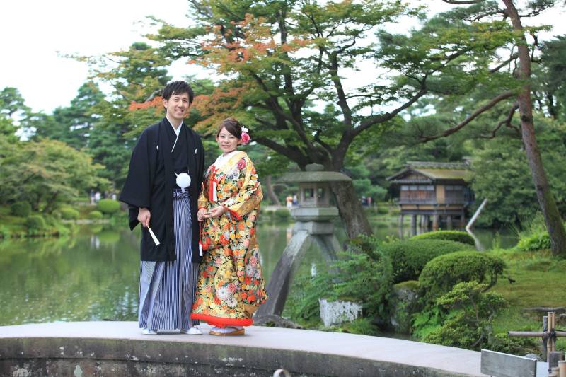 ことじ灯籠前にて