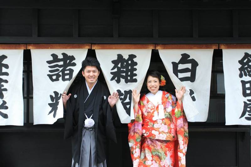 暖簾からこんにちは