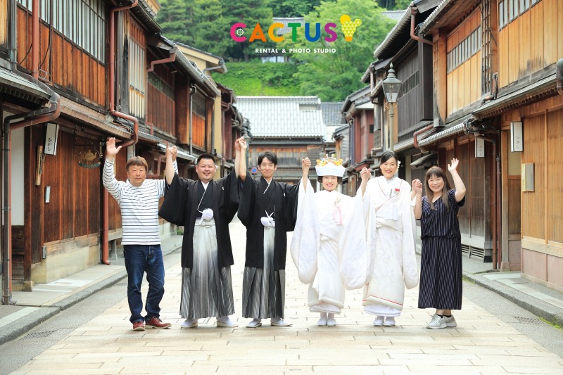 ご家族みんなで万歳