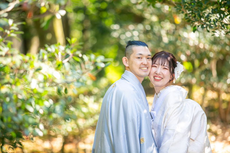 笑顔でニッコリ振り向いて