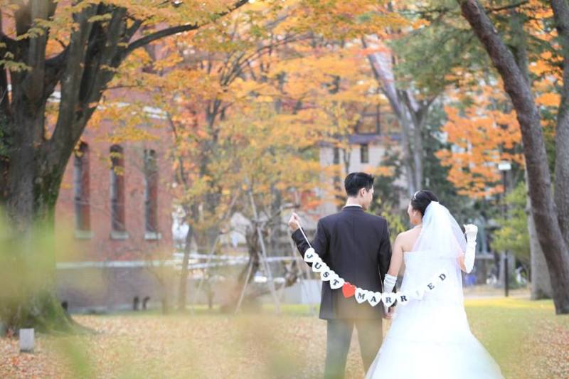 紅葉映える中で