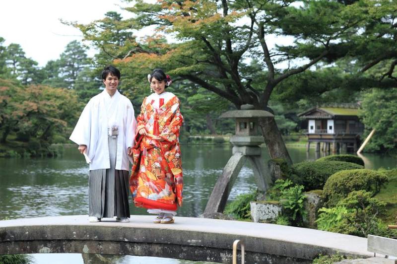 ことじ灯籠前にて