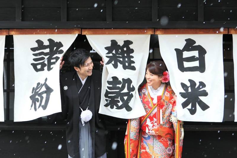 のれんからひょっこりと