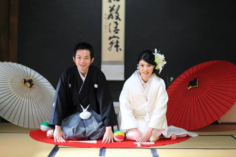 正座ポーズにて