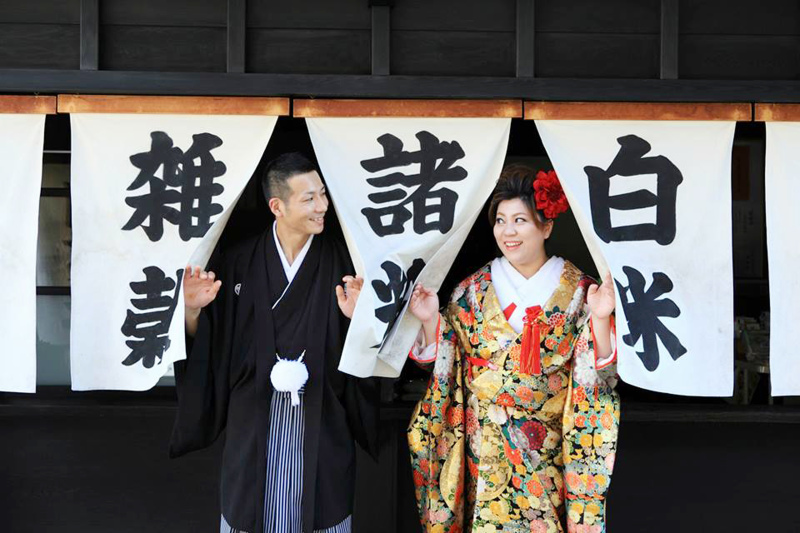 暖簾からひょっこり♪