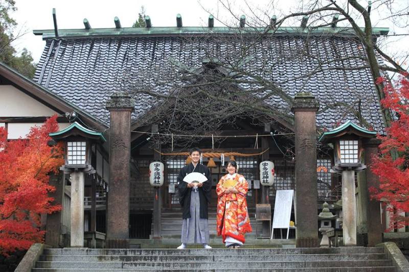 うたす神社境内にて