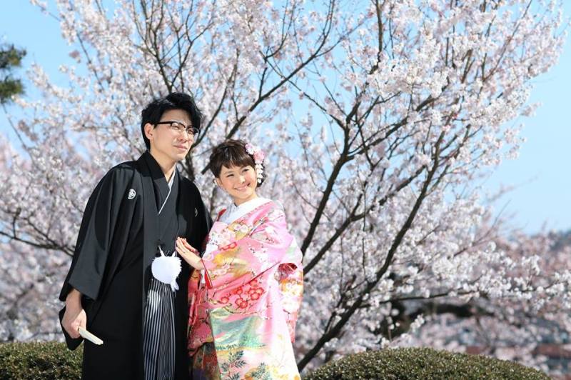 桜をバックに♪