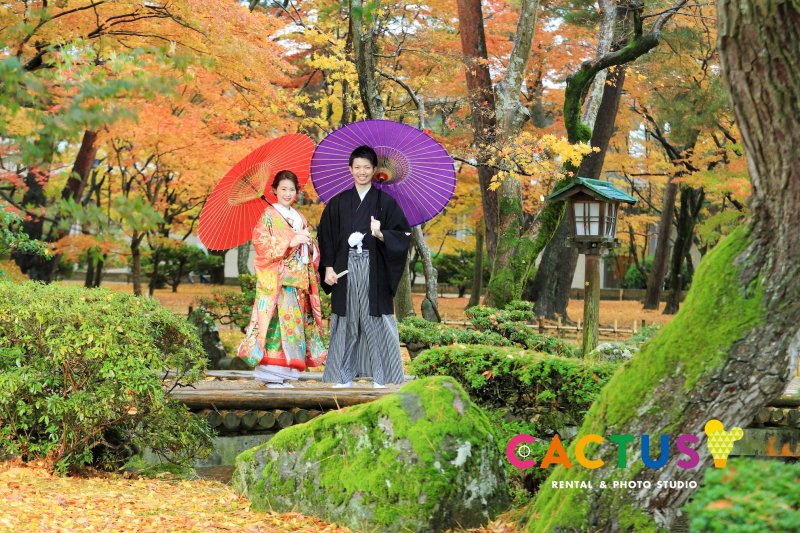 紅葉に映えるお二人