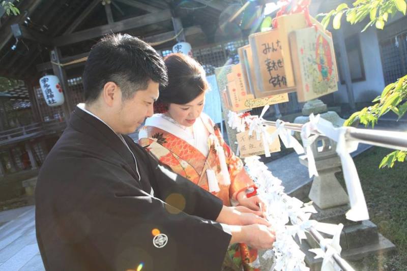 おみくじを引きながら