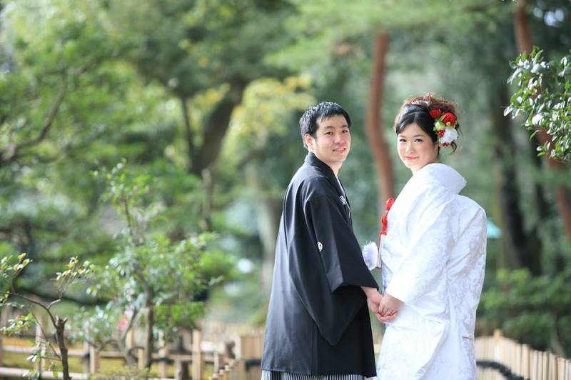 振り向きながら♪