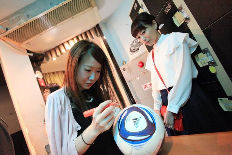 メッセージを書き書き