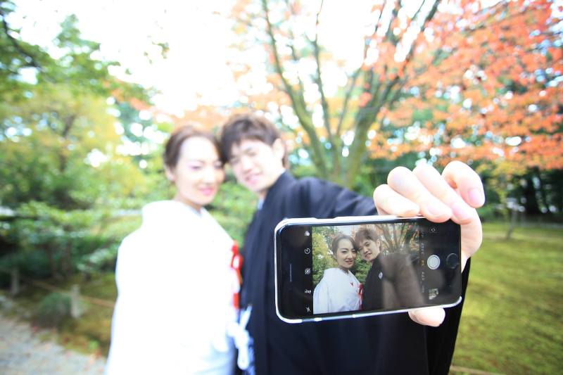 スマホを片手に♪