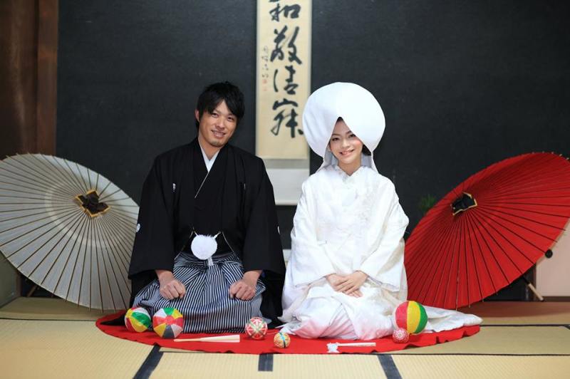 正座ポーズにて