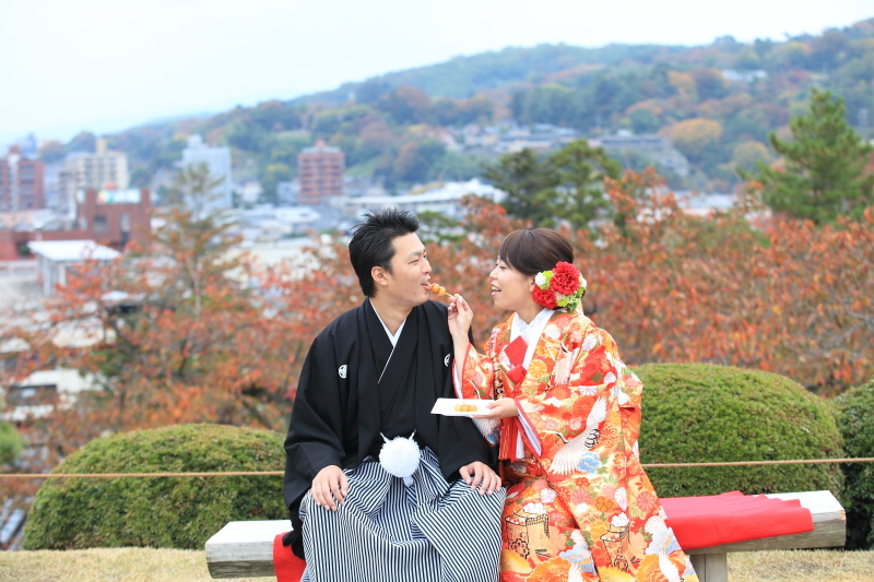 お団子を食べながら