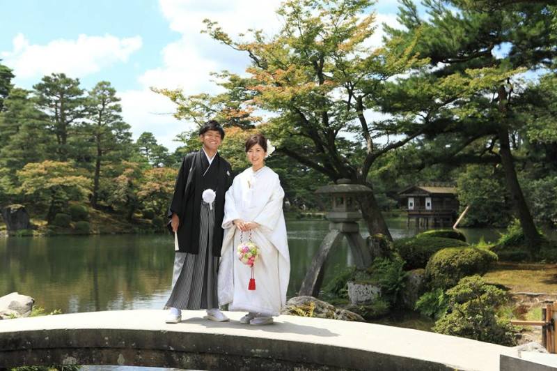 ことじ灯籠前にて