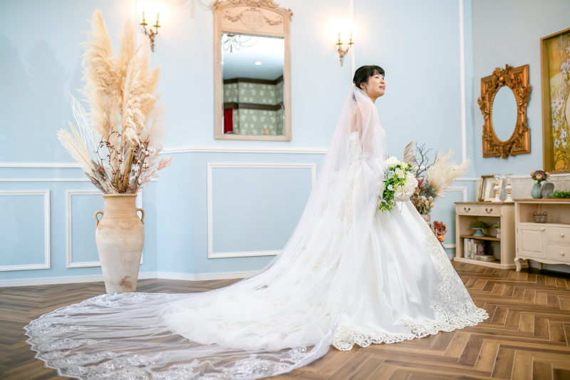 ヘアメイク込み!お持ち込み衣装撮影プラン【スタジオ撮影全カット150枚データ付き】