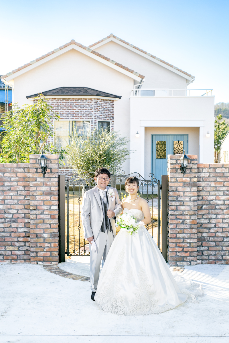 ヘアメイク込み!お持ち込み衣装撮影プラン【スタジオ撮影全カット150枚データ付き】