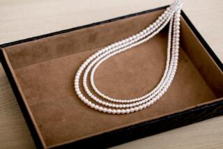 ドレス小物｜アクセサリー　ﾊﾟｰﾙ三連