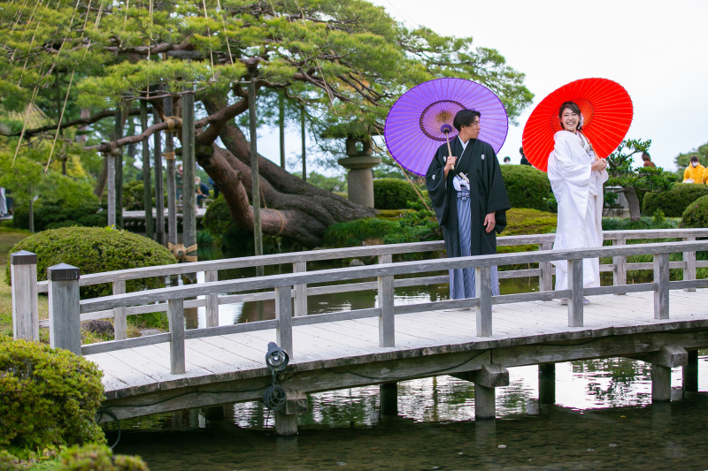 和装が映える兼六園。