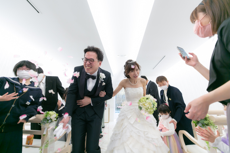 フラワーシャワーで