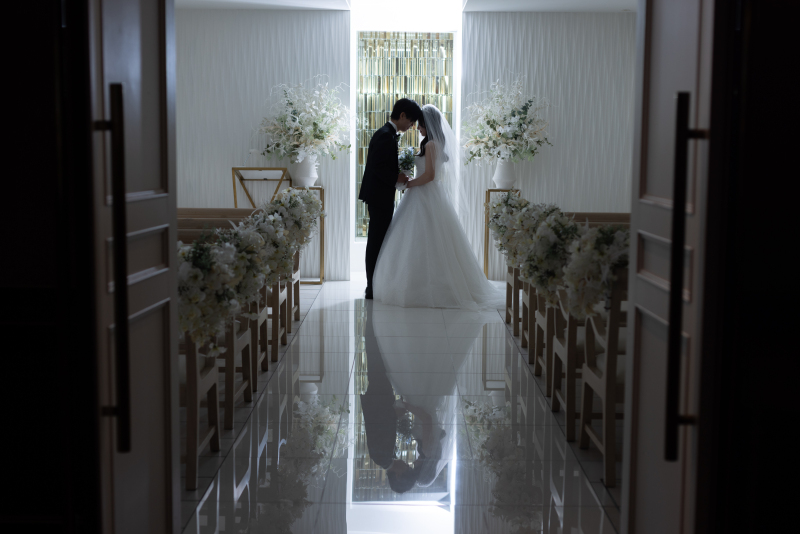 天候に左右されない屋内型チャペル