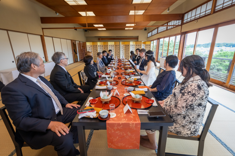 撮影の後はアットホームなお食事会