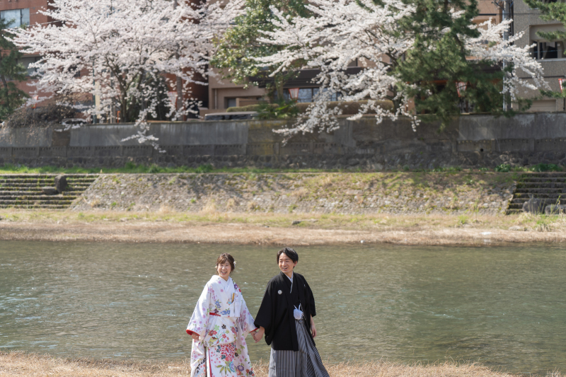 茶屋街から川沿いへ